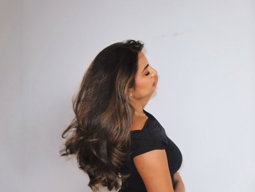 #AD | can’t believe I got this ICONIC glossy 90s blowout with @remington_us hot rollers, this is the perfect lazy girl hair hack #remingtonhair #remingtongloss #explore #hairstyles