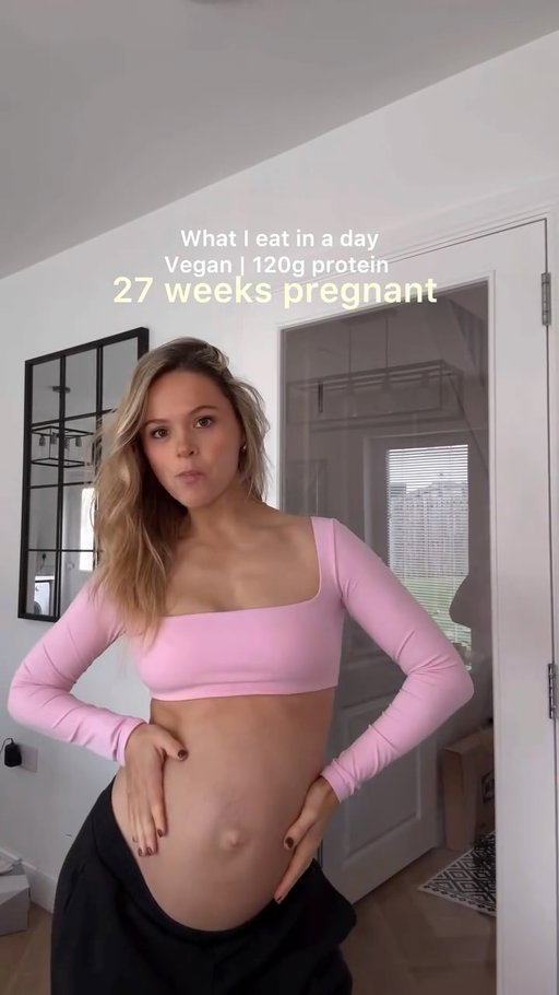 Everything I am eating in a typical day 27 weeks pregnant focusing on health and wellness 🤌🏼

#whatieatinaday #vegan #pregnant
