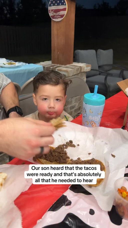 He can never say no to tacos 🌮🍋‍🟩🇲🇽 #hispanic #mexicanfood #Foodie #toddler #tacos