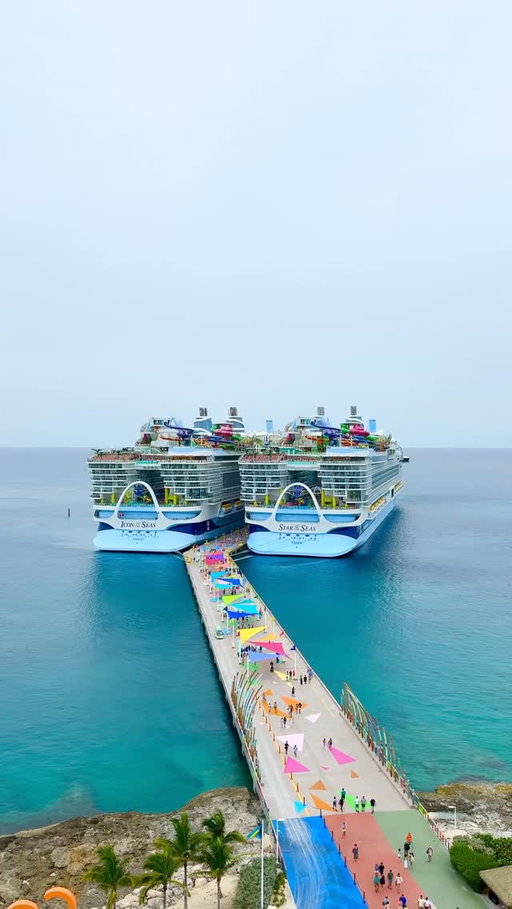The two biggest cruise ships in the world meet the best island in the world. 🏆⁣
⁣
📍 Star of the Seas + Icon of the Seas at Perfect Day at CocoCay⁣
⁣
🎥: @tmartn
