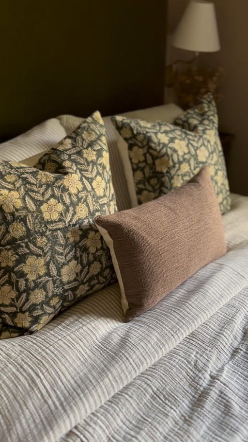 It’s here! The Pinstripe Cloud Duvet Cover and Espresso Bed Blanket by Tuck! Made with 100% BCI cotton, so soft to the touch - elevate your bed with this gorgeous set by @tuckbedding - limited quantities, don’t SLEEP on this drop!! #rugandweave #tuckbedding #bedding #duvetcover #blankets #shopnow #limitedquantity