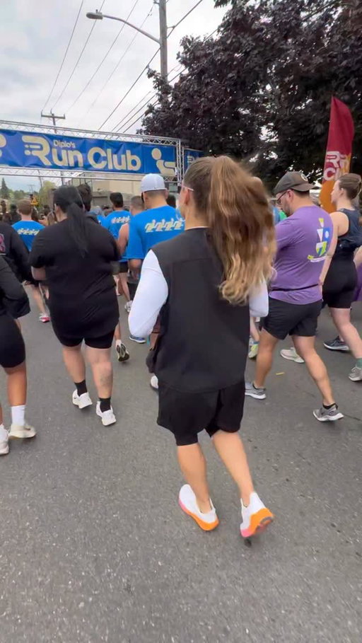Come with me to do something very outside of my comfort zone…👀

…the @diplosrunclub 5K with @altrarunning 🏁🏃‍♀️💨

I know some of you are probably wondering why this is out of my comfort zone when I did track in college… But the truth is I haven’t done any competitive running since then (almost 20 years ago 😳) and I’ve literally never done a 5K in my entire life.

I was definitely nervous when we got to the race that morning, but the vibe and the energy was absolutely insane! 

The nerves wore off by mile one and I literally had the absolute best time! I’m so grateful to @altrarunning for giving me the opportunity to run my first 5K in my home town!

I have been running in their Experience Flow 2 and loving them! The wide toe box & not overly cushioned sole has my feet (and my body) feeling SO good on my runs! #AltraFit #ad