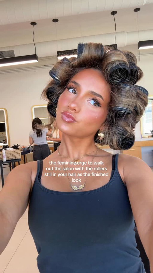 i love the look of a full beat & a head full of rollers @habitsalon 

#beauty #girls #makeup #hair #hairsalon #hairday #relatable