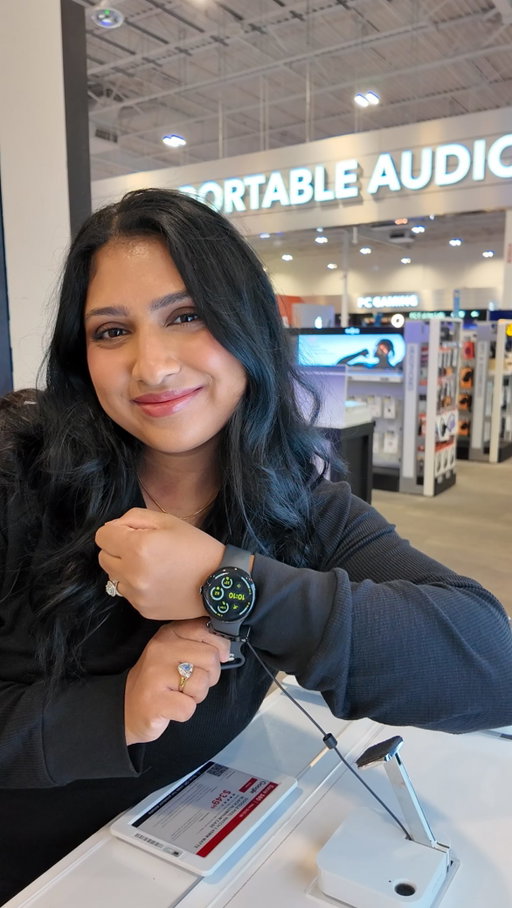 #ad Just in time 🙌🏾 @bestbuycanada Power Up Sale is here (Oct 3–16) and I finally upgraded to the Google Pixel Watch 3. 

Built-in GPS ✔️ 
Bluetooth for music ✔️ 
Fitbit’s advanced running features ✔️ 
Plus notifications from my Nest Cam + Doorbell right on my wrist! ✔️ 

The Power Up Sale runs Oct 3–16 only, so don’t wait! Shop this watch + more deals through the link in my bio. 💙 

#BestBuyCanada #PowerUpSale #sponsoredpartner