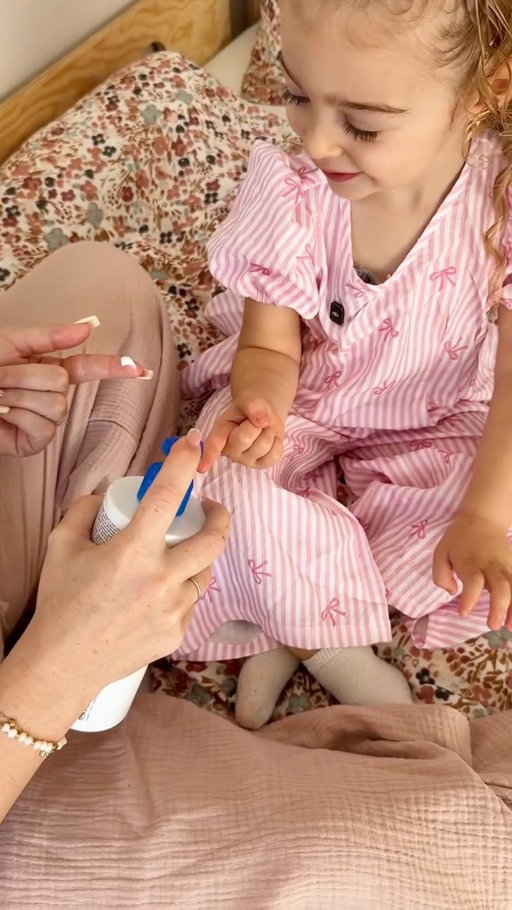 Ici, le vrai doudou… ce n’est pas une peluche 🧸

Quand ça gratte, notre réflexe, c’est le Baume Xemose C8+ d’@uriagefrance 💕

Un moment doux, simple et complice, comme à la maison 🫶🏼

PUBLICITE

#Uriage #Xemose