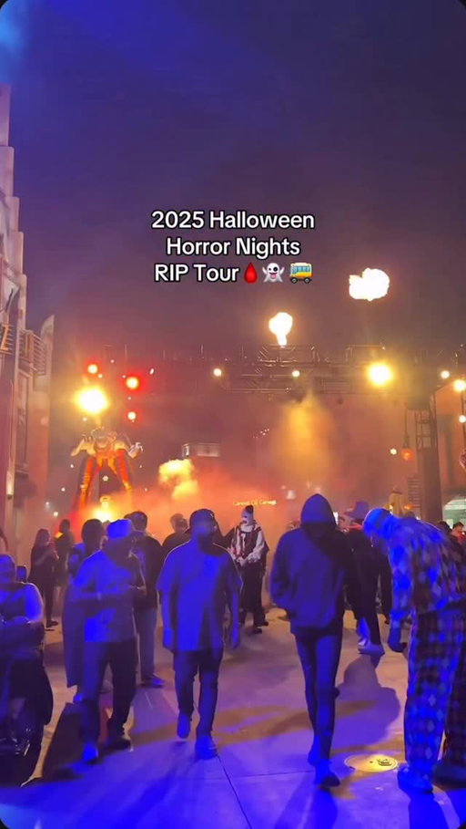 🎥: @wherejaimiegoes Checked into @sheratonuniversal for a spooky staycation after a night out at Halloween Horror Nights. The hotel is just five minutes from the park with views of the Hollywood Hills, making it the ideal place to stay after HHN.

📍Sheraton Universal Hotel | 333 Universal Hollywood Dr, Universal City, CA 91608

HHN’s RIP Tour includes a dinner buffet, valet, a private bus, and front-of-the-line access to every haunted house. All the mazes can be done in just a few hours, with extra time left for rides. It’s easily the best way to experience HHN without spending the night in long lines.

Big thanks to @discoverla for making this HHN experience unforgettable.

#thingstodoinlosangeles #losangeles #la #socal #reels #reelsinstagram #explorepage #halloween #horrornights #universalstudios #dateideas #datenight