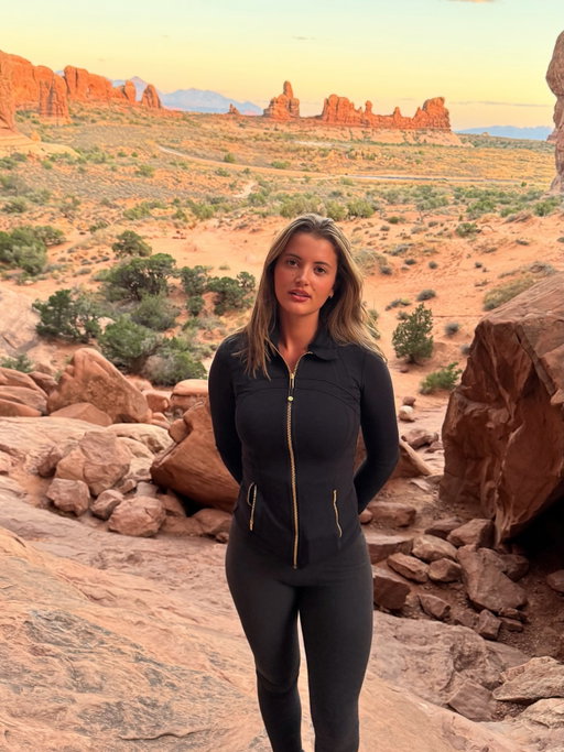 golden hour in the red rocks 🏜️