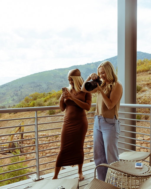 We brought 7 of our Stewards to Park City for our latest Creator Summit. Four days, one stunning mountain property, and endless creativity. Here’s a peek at our week shot by @kennethfreyer.portfolio & @lindseybirchphotography 

Huge thank you to our partners for making it such an amazing Creator Summit🫶
@yhangry 
@visitparkcity 
@saltboxpc 
@twistedfern 
@wrightsock 
@natures_playbook 
@local_food_walking_tours 
@slcbustours 
@squatterspubbrewery