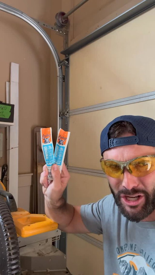 @frontporchdad found his new favorite snack & it’s Archer grass fed beef jerky that provides fuel for everything Dads do 

#archerjerky #sticktoreal