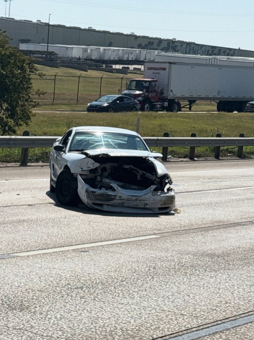 Just got in the worst car accident of our lives with my wife and kids in Fort Worth, Texas. Scary crash, ricocheted off the highway divider multiple times, blown both front tires. Thankful to God that my wife and kids are safe.

#God #Godisgood #Family #Thankful #griffinfamily #rg3