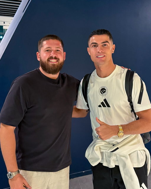 I Asked Cristiano Ronaldo for a Hug 😅

The biggest YouTube video I have ever made goes live next Friday 👀