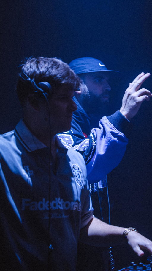 The new school, @gaskin._ & @robbiedoherty, rolling a Stussy classic.

With a reaction like that, these two are clearly destined for greatness.
