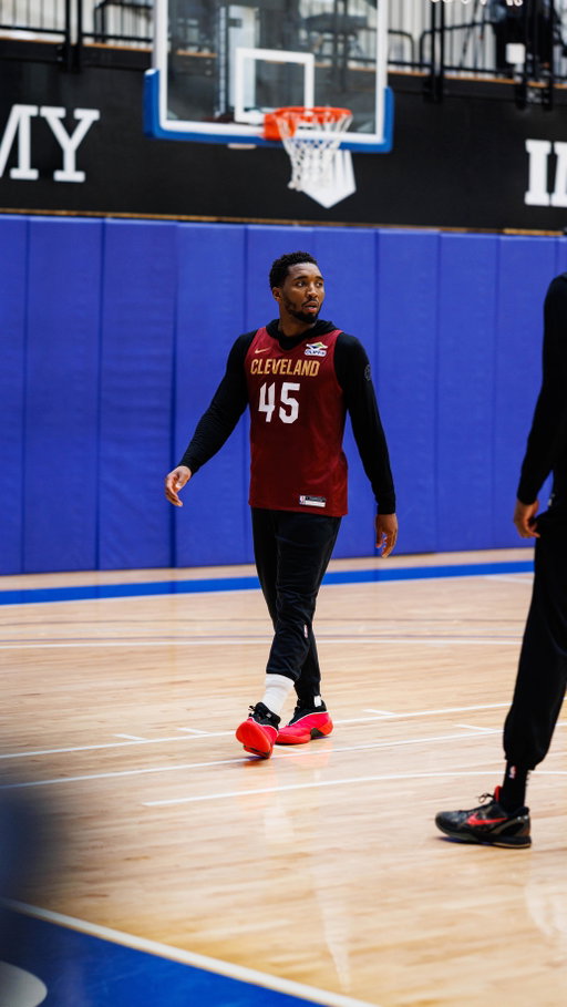 Charles Matthews coming in hot with the hard-hitting questions 🧠🏀