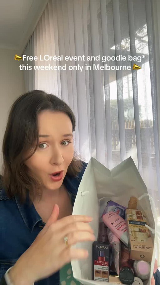 Attention Melbourne fam 📣 i received this goodie bag from LOréal at La Galerie which is on this weekend only: Saturday 4th and Sunday 5th of October and the first 50 people get a free goodie bag!!! #invited 

I’ll share more on the event soon 👀 

 *gift bags could vary 

🏷️ #invited #lorealparis #melbourneevents #chemistwarehouse #lorealparisau #LaGalerie #LorealLaGalerie #melbourne #freethingstodo #melbournecreator #melbournedayout #loréal