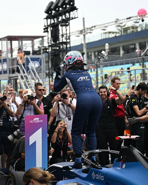 I knew I left some room in my suitcase for a reason 😉. Let’s freaking go!!! First win in F1 Academy, I couldn’t be happier with my performance. Leading from start to finish wasn’t easy but we unlocked some good pace! 

Thank you to everyone who makes this possible ❤️

@williamsracing 
@rockstarenergy 
@mrslucyjonesblock 
@artgp_official