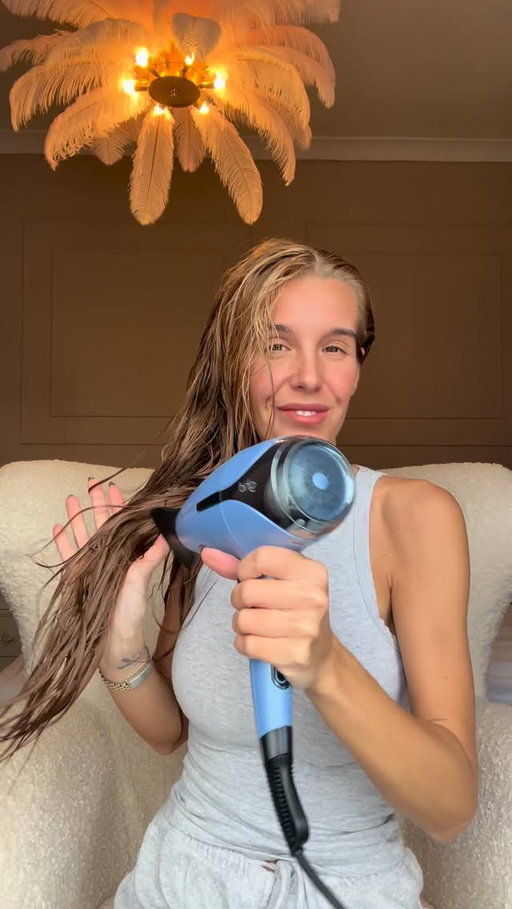 Smooth hair or big hair??? #blow #hair #longhair