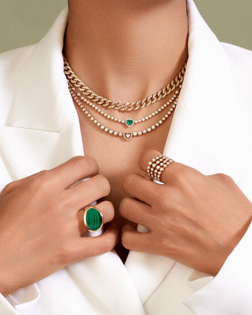 The art of layering, perfected.

#RoyaldeVersailles #RdV #FineJewellery #LuxuryJewellery #YellowGold #GoldNecklace #FallStyle #Yorkville