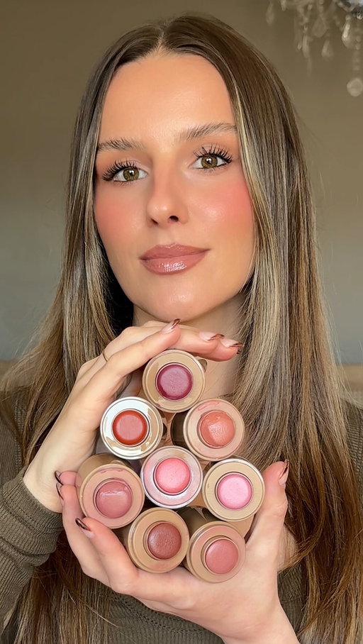 Tan Line = @iliabeauty wonder
Toasted Teddy = @soshebeauty copper spice
Sleepy Girl = Soshe speakeasy 
Sprinkle = @saiebeauty mia
Piggy = @cielecosmetics chill
Freckle = Saie ciao
Date Cake = Saie grazie
Sun Soak = @yslbeauty 37

@rhode 

#blush #makeupreel #makeupreels #makeup #beauty #beautyreels #rhode