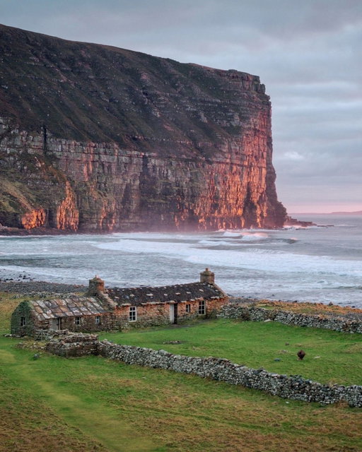 Oh, Orkney! 😍 Incredible shot of the sandstone cliffs at Rackwick Bay on the island of Hoy, captured by @visitorkney ❤️

#Scotland #VisitScotland #ScotlandTravel #ExploreScotland