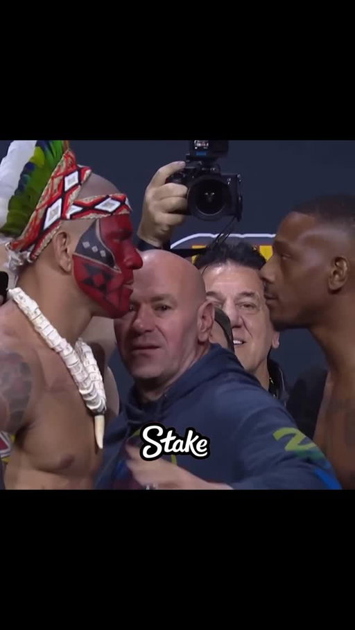 Alex Poatan Pereira.

( via @UFC )