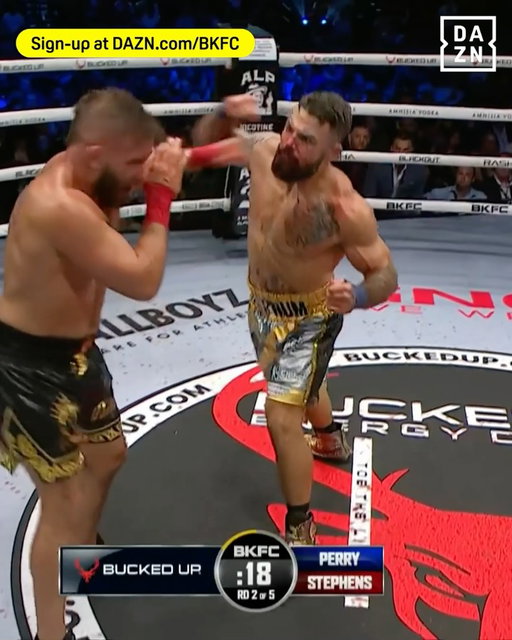 SCENES FROM PERRY vs STEPHENS 🩸

#BKFC82 #KOV