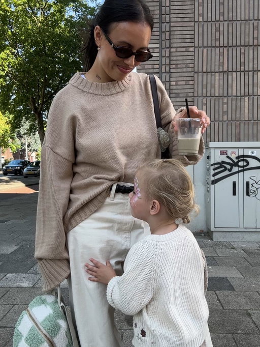 Bij mij is het eigenlijk altijd alles of niets. Dit was mijn 🌷“dit was september”🌷 post, maar als ik mezelf beloof met minder scherm tijd te eindigen, vind ik het lastig om de posts (die gewoon klaar staan) ook daadwerkelijk te posten 🤪. Dus bij deze alsnog wat momentjes uit september ⭐️. Note to self: werk aan het ontspannen van je gezicht als je confused bent xxx