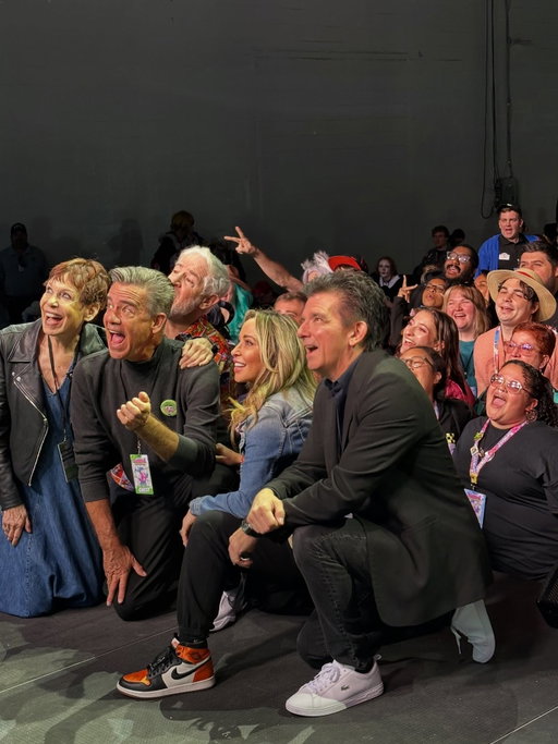 Thank you @galaxyconlive & all the gorgeous fans 🩷💚 we had the best time. #fop forever