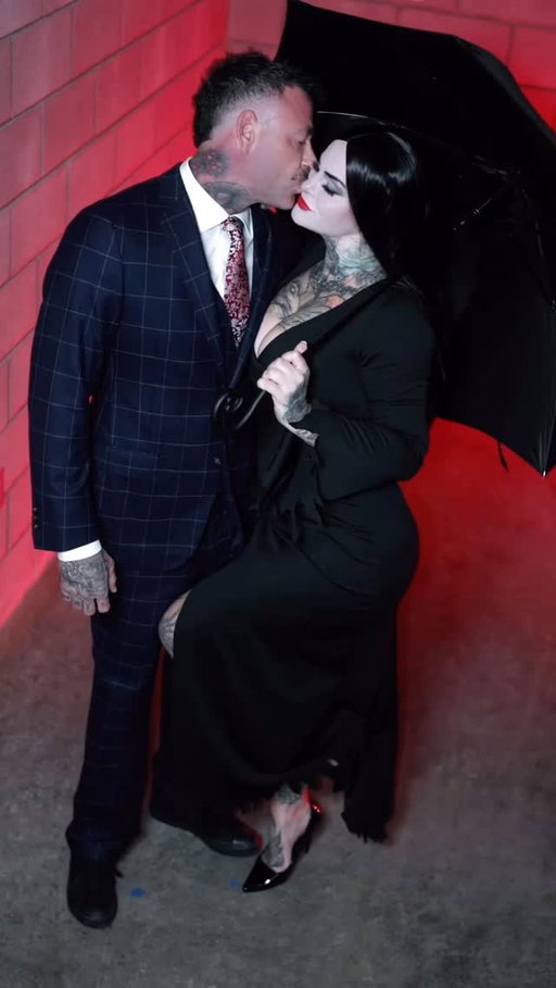 Gomez & Morticia Addams 🥀 
ALSO! It’s @james_m_ramsey birthday 
so go spam him with all the happy birthdays and love! 
.
.
#gomez #morticia #addamsfamily #morticiaaddams