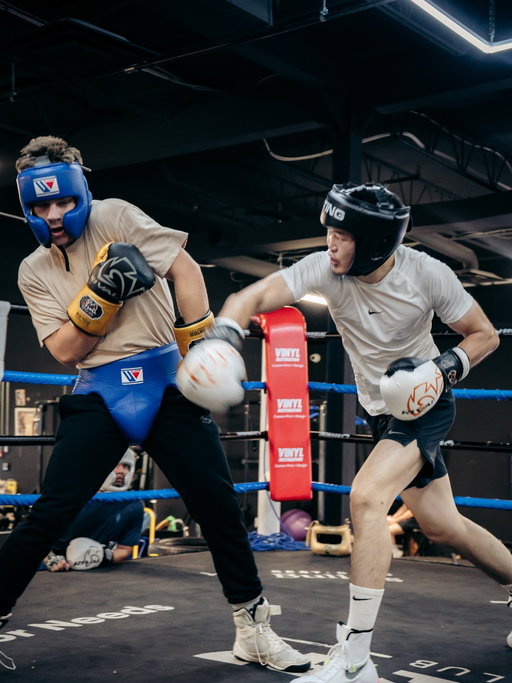 Finishing the year off strong📈 @chmpmdst New drop this Thursday!
-
-
-
#boxing #boxeo #boxingtraining #boxinglifestyle #boxingworkout #motivation #boxingsparring #boxingnews