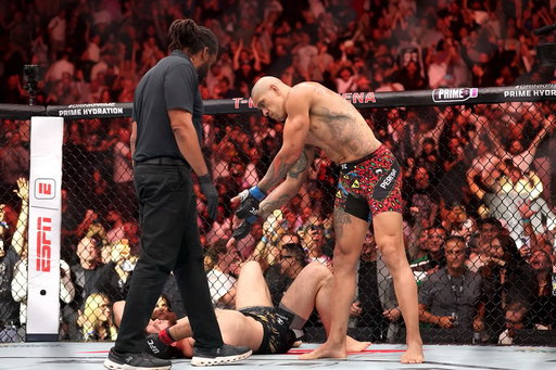 Thank you to my family, friends, fans and my team for all the love and support leading up to this fight.  For believing in me. Sometimes in life we fall, but never accept staying down. get up and believe, hard times come but they go, believe in yourself and work hard , with a good heart , resilience and dedication you are able to overcome the hard times and achieve great things !

Gostaria de agradecer  à minha família, meus amigos, meus fãs e minha equipe por todo o amor e carinho que me voces me deram para esta luta , obrigado Por sempre  acreditarem em mim. Às vezes caímos na vida, mas nunca aceite ficar no chão. Levante-se e acredite, os tempos difíceis vêm, mas eles vão. Acredite em si mesmo e trabalhe duro. Com um bom coração, resiliência e dedicação, você é capaz de superar os momentos difíceis e alcançar grandes coisas !