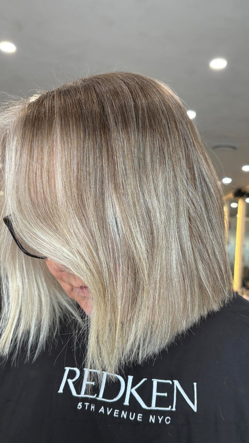 GREY BLEND ERA✨💖

Instead of covering every regrowth, we soften and blend the greys into your natural colour for a seamless, low maintenance finish that grows out beautifully.

@alexlovescolour
@redkenpro
@natalieannehaircare

bookings@hausofvakai.com|Book online |95212816
-
-
-
#grayblending #greyblending #greytransition #hairinspo #coolhair #ashyblonde #seamless