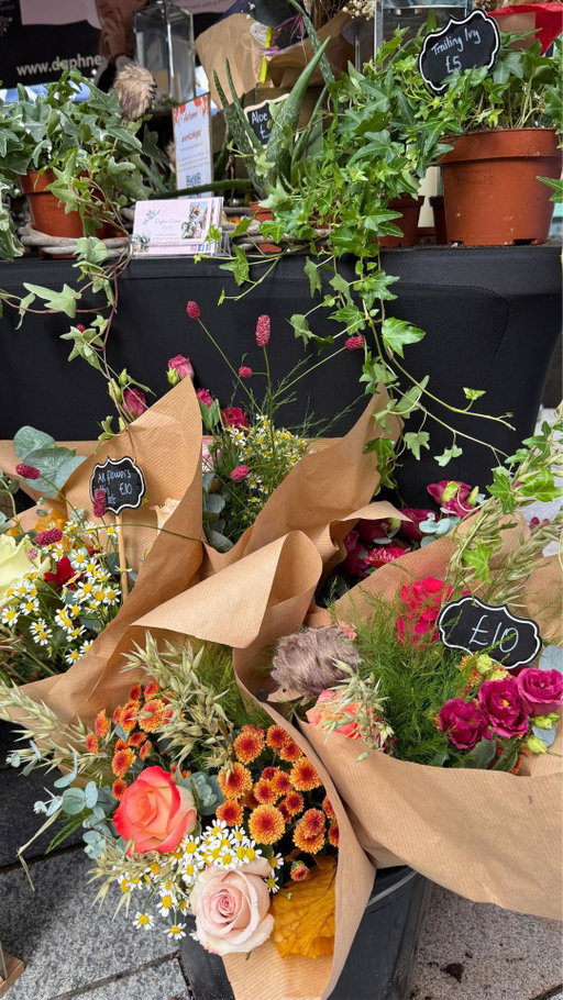 MONTHLY MARKETS AT WELLINGTON PLACE 🛍️

Every month, Yorkshire traders gather in Tower Square for a lively lunchtime market that’s not to be missed.

Browse handmade gifts, fresh flowers and irresistible treats, before grabbing a bite from one of many street food vendors.

📍 Wellington Place, Leeds, LS1 4AP
🗓️ Second Wednesday of every month, with the next one on Wednesday 8th October 
⏰ Running from 11am to 2pm

#leeds #leedscitycentre #leedslife