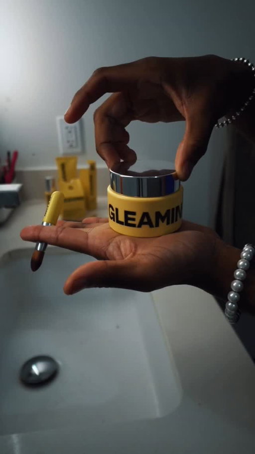 #AD Glowin with @gleamin #gleaminpartner 
•
•
•
#explore #skincare #reels