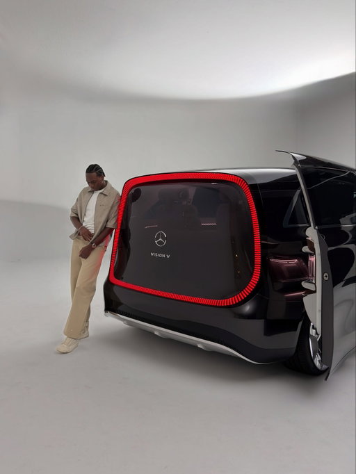 Needed more comfort so Mercedes showed me the Vision @mercedesbenz @mercedesbenzcanada #visionv