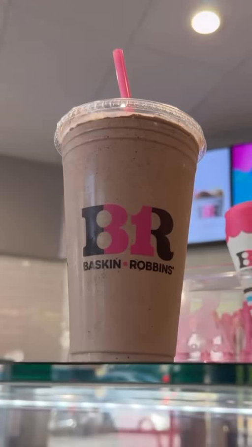 living on Mars can wait, ur cravings can’t 🤤 Galactic Brownie in a scoop or milkshake 🚀🍫 order ahead in the BR App!