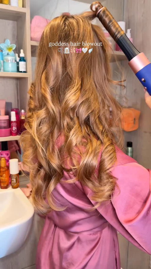 goddess hair blowout 🫧🧖🏼‍♀️🩰🎀🤍🪽

fresh blowouts for the week ahead >> ✨🤭🤭

products
@kerastase_official gloss absolu shampoo*
@kerastase_official gloss absolu insta glaze*
@aquishair hair flip*
@olaplex no.5 scalp longevity treatment*
@pureology color fanatic multi-purpose hair spray*
@matrixuki setter mousse*
@dysonbeauty airwrap
@hairbysammcknight hair rollers*
@lorealparis extraordinary oil*
@soldejaneiro cheirosa ‘71 perfume mist*

(*pr products)

#hairgloss #hairtreatment #haircare #hairroutine #haircareroutine #hair #hairtransformation #hairtrends #gloss #glossyhair