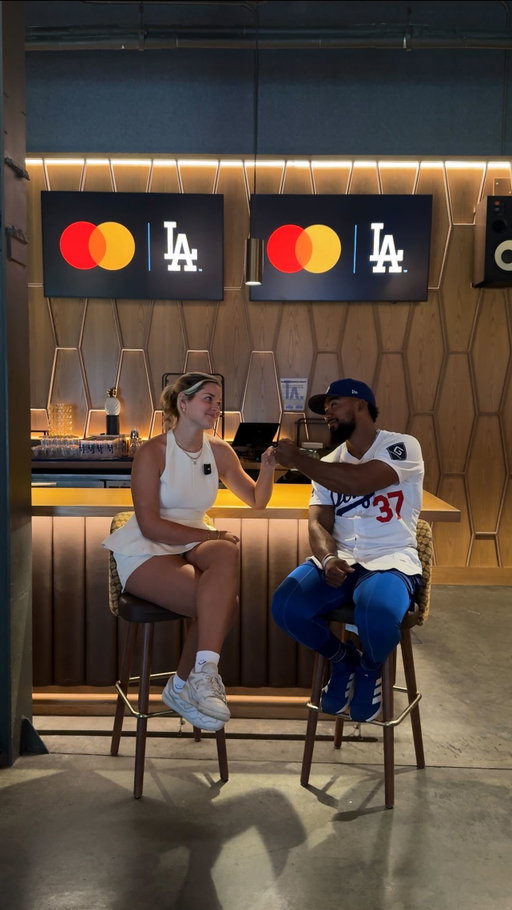 I’ve partnered with @mastercard to help fans get closer to the sport they love :) Next up: @elchino242 ! Bringing fans beyond the dugout: #priceless 🧡 #MastercardPartner