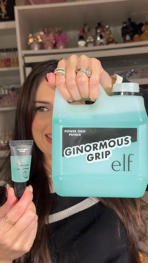 World’s largest primer!? This @elfcosmetics ginormous grip primer is truly iconic and will be for sale on the clock app for $11 tomorrow, yes this size! It’s a massive hydro grip primer 
#elfcosmetics #newmakeup #affordablemakeup #drugstoremakeup #easymakeup