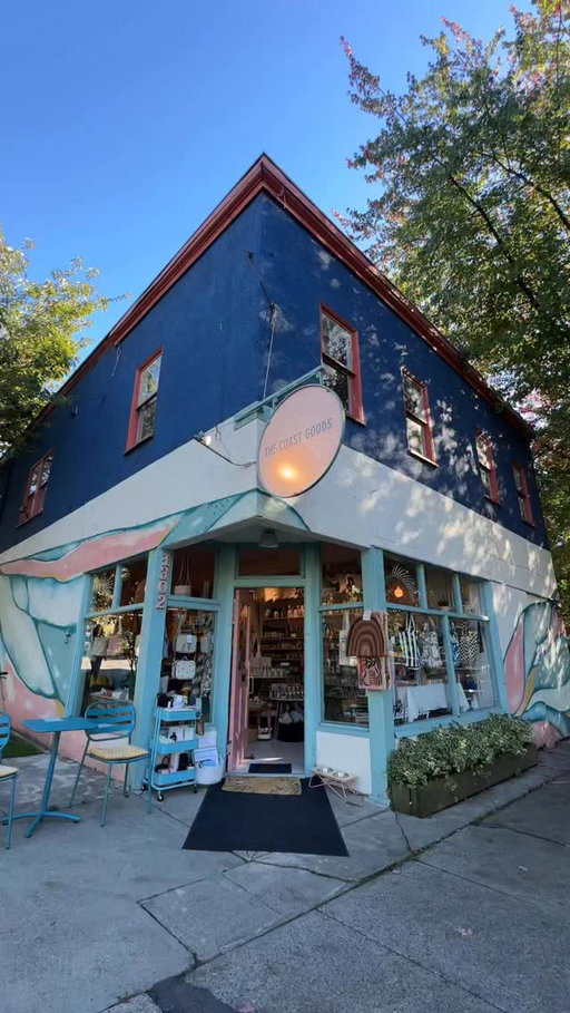 Anyone else not realize until this moment that all these shops are on corners?! 😅

ANYHOO, as a lover of boppin’ around, knick knacks, and coffee, I’m a HUGE fan of Victoria Drive, and you should be too 🙂‍↕️

Here are the spots I went to:

@figarosgarden 
@mah.milkbar 
@thecoastgoods 
@georgia_general 
@bosa_foods 

Check it out!

#vancouvercafe #vancouvershopping #vancouvercoffee #vancouvereats #vancouversandwiches #vancouverplantshop #victoriadrive