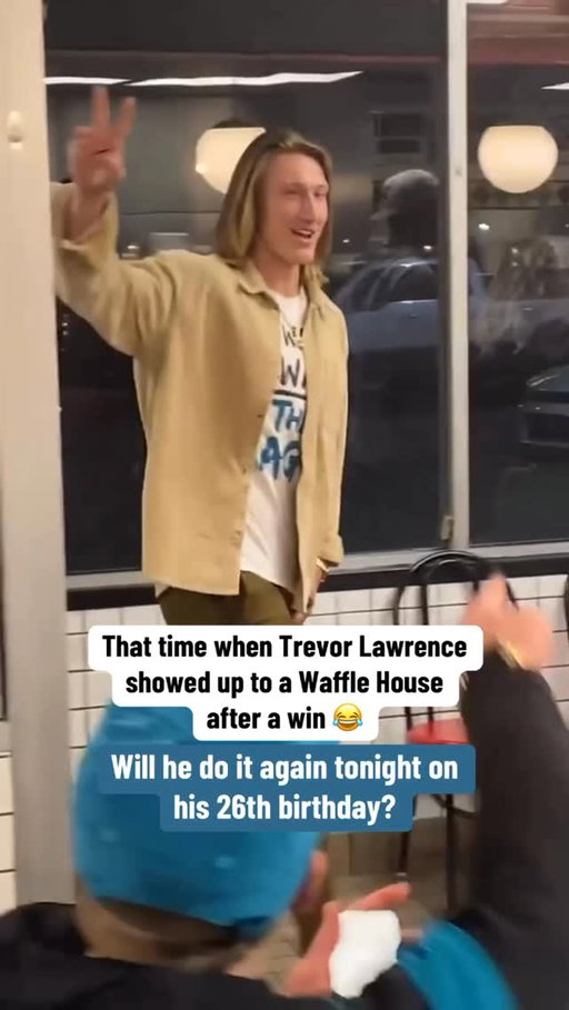 Nothing like a birthday waffle 🧇

Via TT/cj_mu | #NFL | #Jaguars