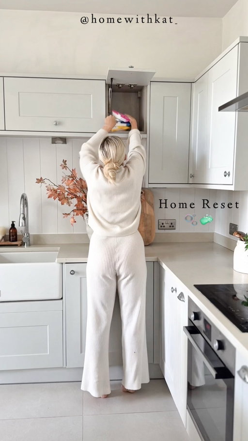 ad WEEKEND RESET WITH ME 🫧🧼 my best lazy girl cleaning hack is to clean basically everything in my home with @dettol.uk Cleaning Wipes because they kill 99.9% of bacteria & germs, whilst making everything shiny and gleaming ✨

You can grab them off Amazon for Prime Big Deal Days, I like to get the packs of 6 so I’m all stocked up! I’ll pop a link in my bio / highlight / stories 🤍

If you have stair runners & shutters, you need to try! I won’t be getting these again in my new home that’s for sure 😅! #dettoluk #Dettol