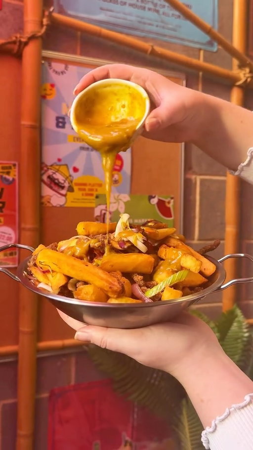 MANS Market are serving up modern Chinese in the heart of Leeds & they’ve just dropped a brand new menu 😮‍💨🥢

We’re talking Spice Bags, Crispy Beef and Duck Pancakes! 🥡🐉

And you don’t want to miss out on their iconic bottomless brunches 🥂✨

Ad #leedsbucketlist #mansmarket #leedsfoodie #chinesefood #chineserestaurant #foodinleeds