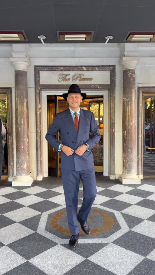 Good Morning NYC 😎

@rubinacci_official The Art of Tailoring 🪡