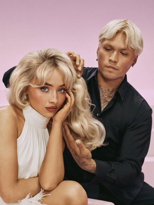 Meet the pro behind the pro! When it comes to styling Sabrina Carpenter’s iconic hair, Redken Pro @evaniefrausto absolutely understands the importance of leaving it in.