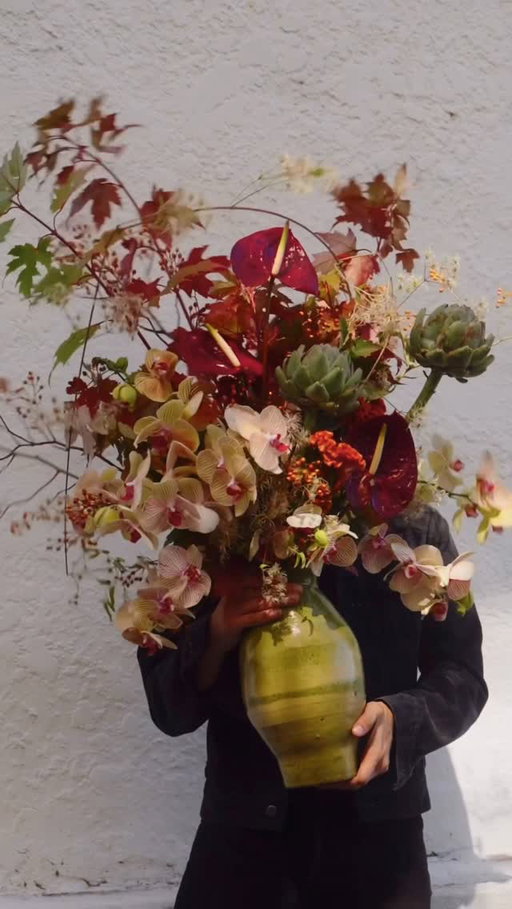 I started using @perplexity.ai ’s Comet recently, and it’s been like having a quiet extra set of hands. Running a floral business can be chaotic, but with #cometpartner helping in the background, I actually get to focus more on the creative side of things.