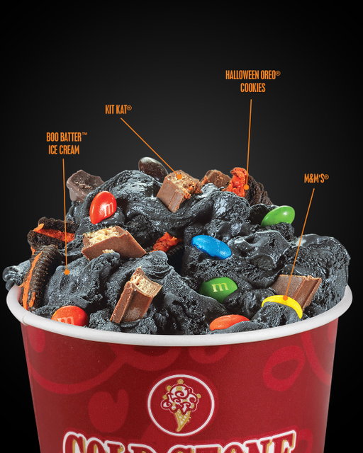 Back in black🖤🍦 Our Treat or Treat™ Creation™ is here for a limited time. Catch it before it disappears! 👻