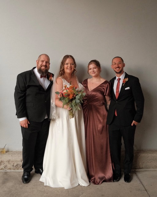 Best day 🤍 I love u both so much thank you for having me by your side
@casstad @jlstick01 #LEELEELEELEE 🥂💍✨