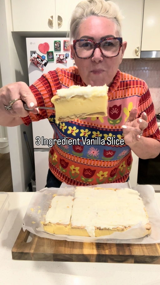 THE EASIEST VANILLA SLICE EVER 🤩✨ (All my recipes are on my website - Easy Recipe Gang.🍴)

Calling all sweet tooths — this Easy 3 Ingredient Vanilla Slice is the ultimate no-bake Aussie classic! 🇦🇺✨ Think smooth vanilla custard, crisp SAO biscuits, and a buttery lemon icing that’ll make your taste buds dance. 🍋💛

It’s nostalgic, creamy, and absolutely foolproof — no oven required! Just mix, chill, slice, and devour. 🙌

Perfect for when you want a dessert that looks impressive but takes zero effort. Whether it’s for a family get-together or a lazy Sunday treat, this vanilla slice delivers every time. 🥰

Save this one — trust me, you’ll make it again and again! 💫

#vanillaslice #aussiedessert #custardslice #nobake #easybaking #dessertrecipe #simpledesserts #custardlover #budgetfriendlymeals #aussierecipes #stephcooksstuff #easyrecipe