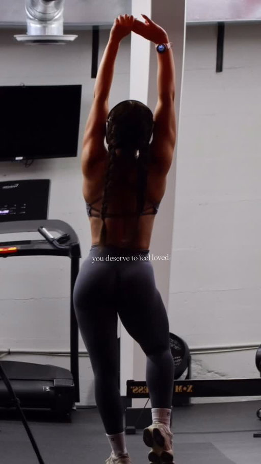 imagine a month, 6 weeks, a year from now

YOU can. Trust me, it’s worth it.

Wearing @buffbunny_collection 🤍