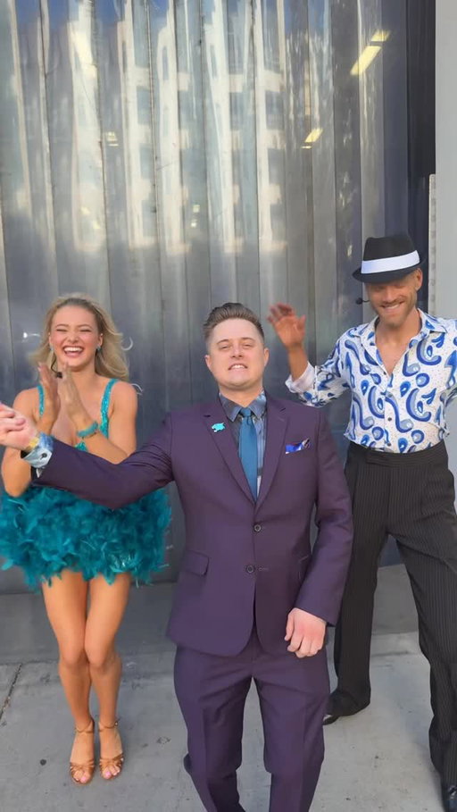 WE LOVE YOU @mrgrabeel AHHH!!! 😭💖 Vote by texting SCOTT to 21523 and vote online 10 times!!! 5-7pm PT!!! 🥹🎤 🎭 @dancingwiththestars